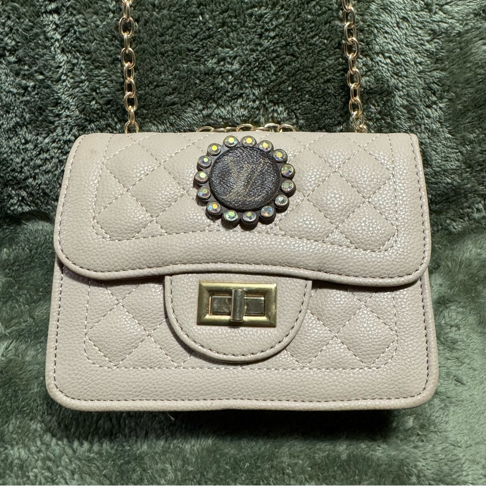 Chic Quilted Cream Crossbody Bag